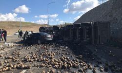 Feci kazada tır ile otomobilin çarpıştı: 4 kişi öldü