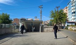 Diyarbakır’da 91 yıllık güzergah kapatıldı: Geçiş hakkımızı istiyoruz