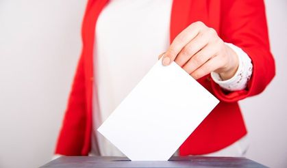 Son ankette dengeler değişti! Hangi parti yükseldi, hangisi düştü?