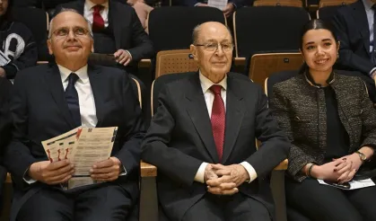 Uzun süre sonra bir ilk: Ahmet Necdet Sezer o konserde görüntülendi