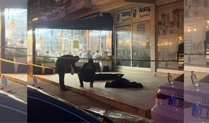 Şaşırtan görüntü :Bir şahıs İntihar ederken, iftar açmaya devam ettiler!