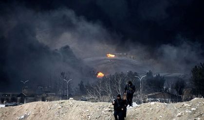 İran'da siyah yağmur yağdı