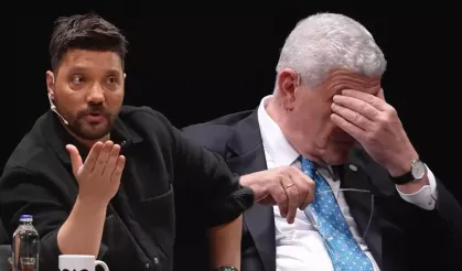 Programa damga vuran acı an: Müsavat Dervişoğlu ile Oğuzhan Uğur konuşurken ''ölüm'' haberi geldi