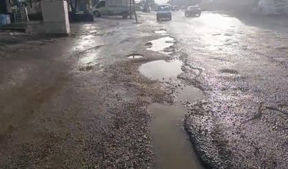 Yağışlar Diyarbakır yollarını vurdu