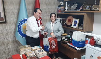 Dicle Üniversitesi Kick Boks’ta fırtına estirdi: 1 altın, 3 bronz!