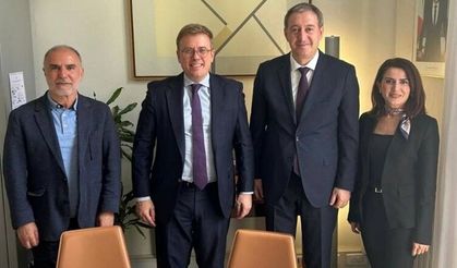 DEM Parti Eş Genel Başkanı Bakırhan Paris’te temaslarda bulundu