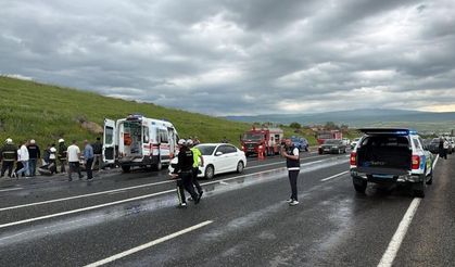 Elazığ’da feci kaza: Ölü ve yaralılar var
