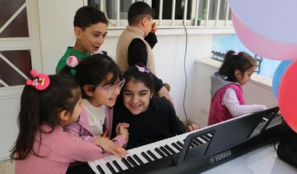 Diyarbakır’da özel eğitim öğrencileri Bilim Fuarı'nda hünerlerini sergiledi