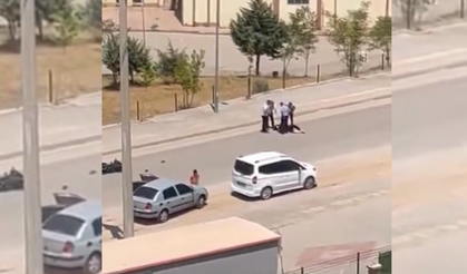 Diyarbakır'da motosiklet devrildi, sürücü hastaneye kaldırıldı