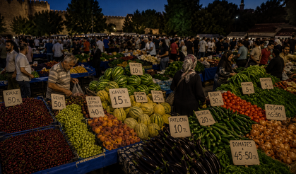 Diyarbakır'da akşam pazarı bereketi: Saat 18.00'den sonra fiyatlar yarıya düştü