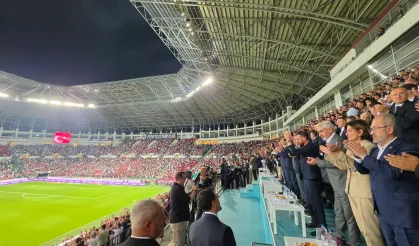 Diyarbakır’ın gurur gecesi: AK Parti milletvekillerinden Amedspor’a destek