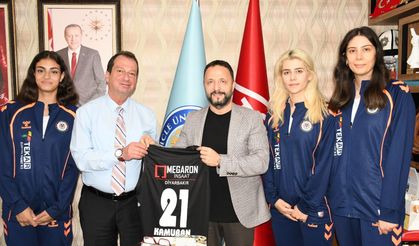 Diyarbakır’ın voleybol takımından Dicle Üniversitesi’ne teşekkür