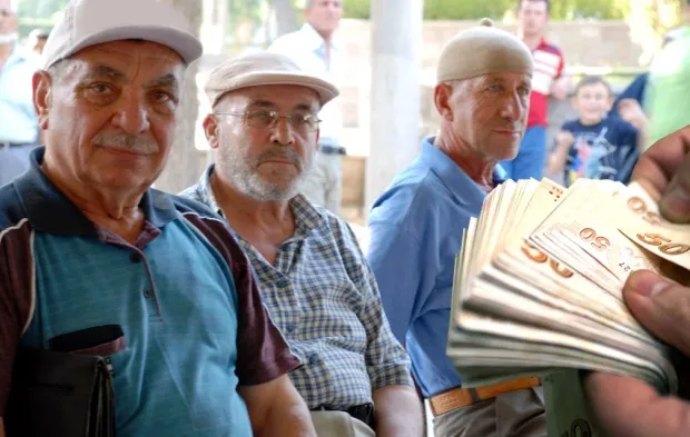 Emeklinin 500 bin liralık umudu: AYM seyyanen zam dosyasını açtı!