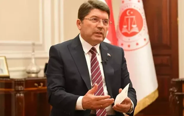 Bakan Tunç'tan Yangınla İlgili Çarpıcı Açıklama: Şüpheli FETÖ'den İhraç Edilmiş Astsubay Çıktı!
