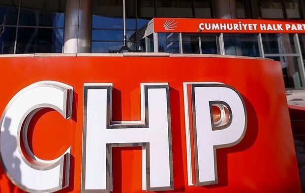 CHP’de Şok Ayrılıklar