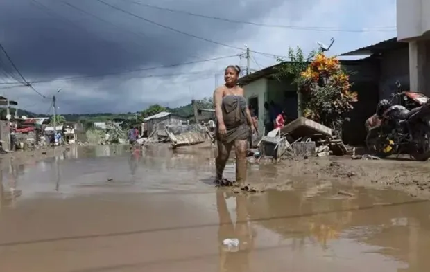 Hayat kurtarmaya giden askeri helikopter düştü! Çok sayıda ölü