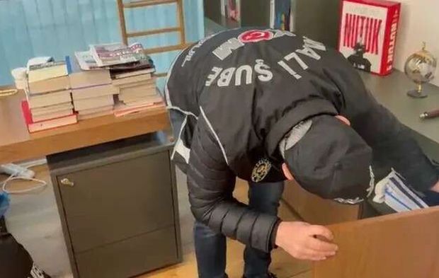 Valiz dolusu para ters köşe yaptı: Üsküdar’da algı operasyonu iddiası