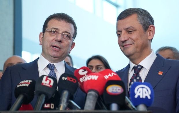 Özgür Özel ve Ekrem İmamoğlu yeni parti kuruyor! Tarih vererek açıkladı…