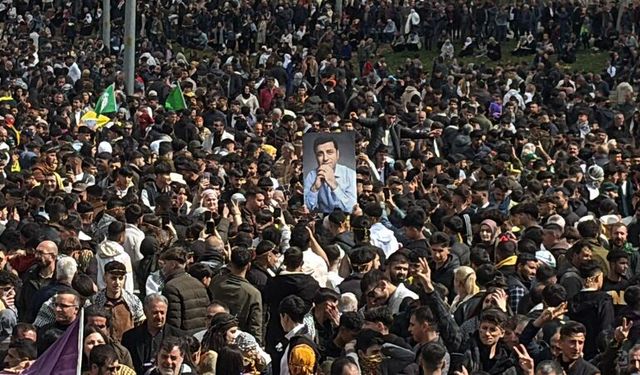 Diyarbakır'da Newroz coşkusu: Alan hızla doldu