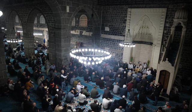 Ramazanın müjdecisi Berat Kandili ne zaman idrak edilecek?