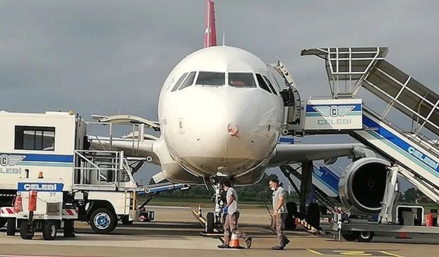Özgürlük Filosu'nda alıkonulan 3 milletvekili Türkiye'ye döndü