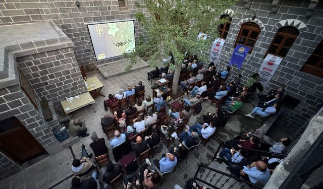 Ahmed Arif'in hasreti Diyarbakır'da yankılandı