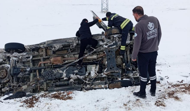 Hasta taşıyan ambulans kaza yaptı: Yaralılar var