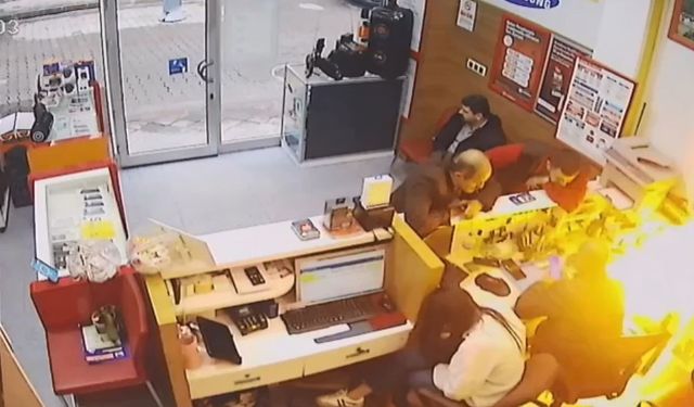 Cep telefonu bomba gibi patladı