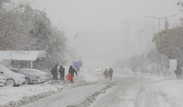Ağrı'da eğitime ara verildi