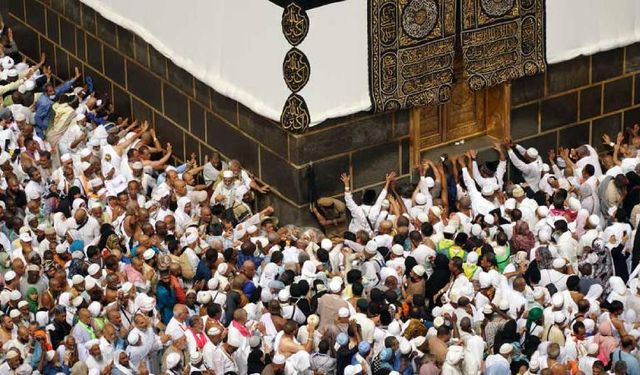İzin almadan hacca gidenlere ceza geliyor