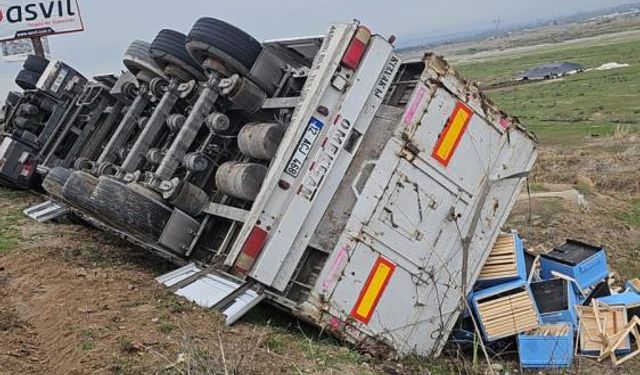 Diyarbakır'da TIR kazası: 1 yaralı