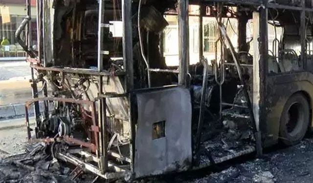 Küle dönen otobüs yolculara korku saldı
