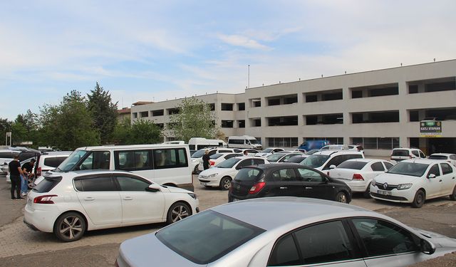 Diyarbakır’da hastane bahçesi otoparka döndü