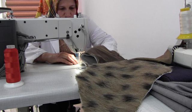 Tiftik keçisi yünü usta ellerde şekilleniyor