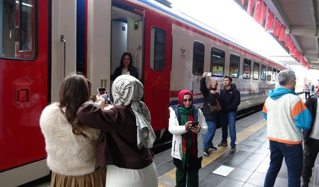'Turistik Diyarbakır Ekspresi' yolcuları Diyarbakır’ı çok sevdi