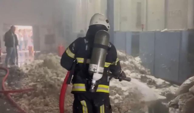Maddi hasarlı fabrika yangını