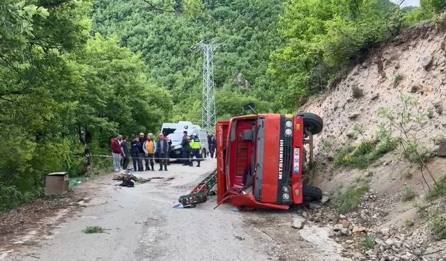 İş makinesi kaza yaptı: Ölü ve yaralılar var
