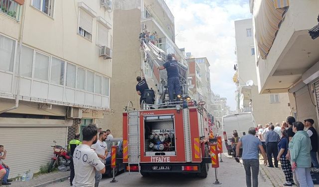 4 katlı binada korkutan yangın