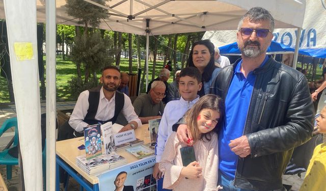 Diyarbakır’da Kitap Fuarı'nda Devran Sinanoğlu rüzgarı