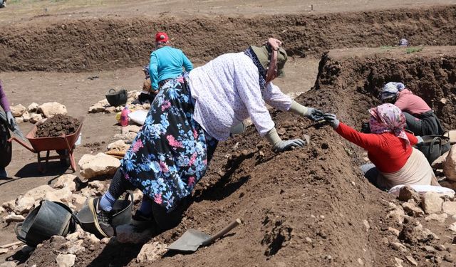 Diyarbakır’da 12 bin yıllık tarihe kadın eli değdi