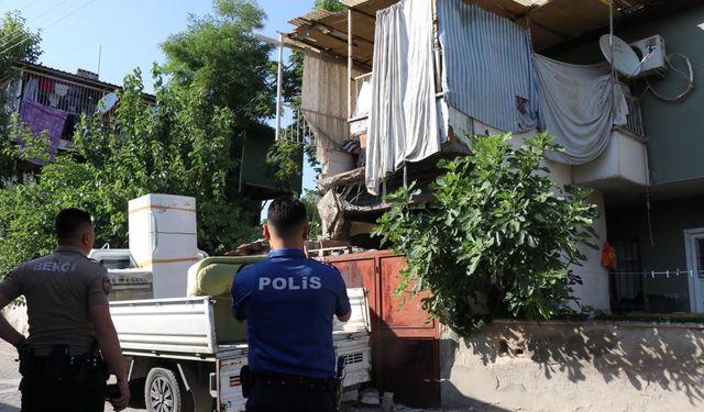 Balkon aniden çöktü, 3 kişi yaralandı!
