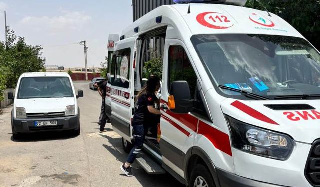 Bıçaklı saldırıda 21 yaşındaki genç yaralandı