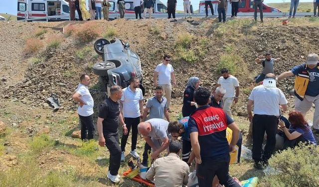 Otomobil şarampole devrildi: 4 yaralı