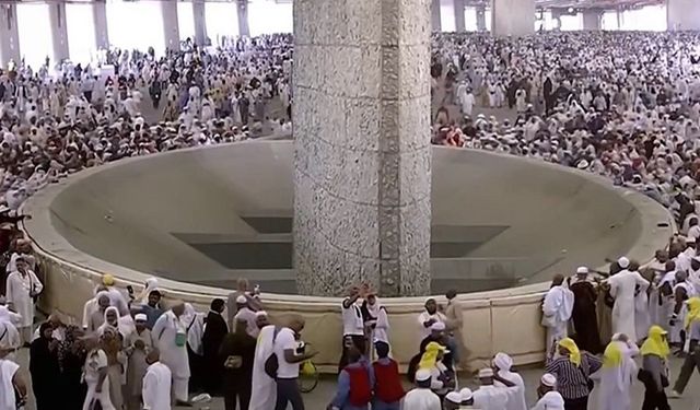 Kurban Bayramı’nın ilk Sabahı: Cemre taşlama ile başladı
