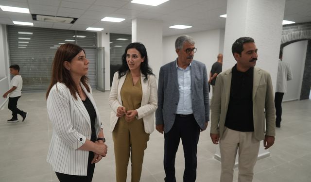 Diyarbakır'da Eş Başkanlar, açılacak 2 kütüphane alanını  inceledi
