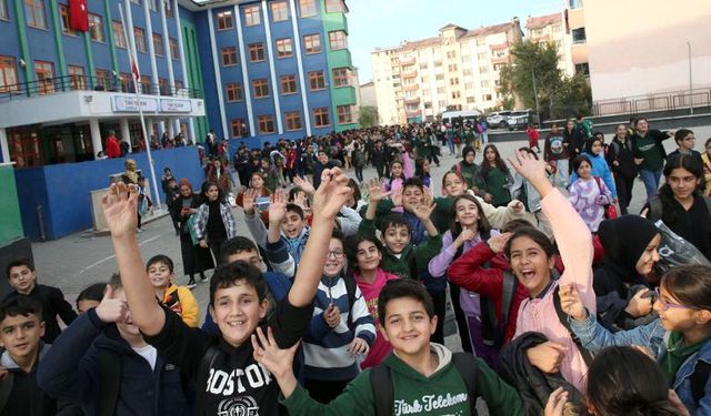 Yaklaşık 20 milyon öğrenci cuma günü yaz tatiline girecek
