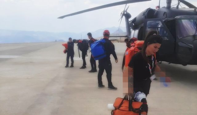 Petrol arama çalışması yapan personel kayalıklardan düştü