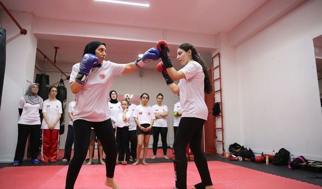 Diyarbakır’da oğluna böbreğini veren kadın, kick boksta ikinci oldu