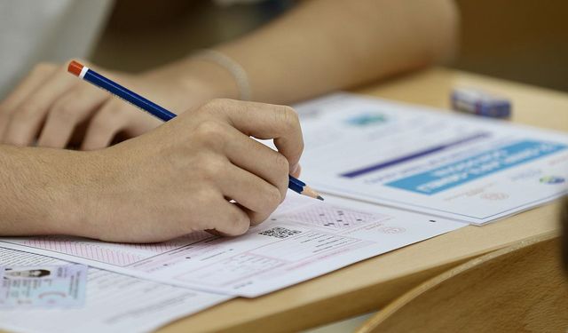 YKS 2025 Sınavı Bugün Başlıyor! TYT Sınavı Kaçta Başlıyor? AYT Sınavı Ne Zaman? YDT Sınavı Saat Kaçta?