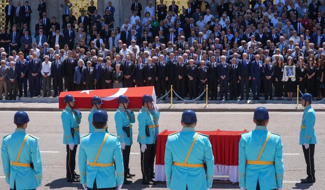 CHP eski Genel Başkanı Öymen için Meclis'te tören düzenlendi